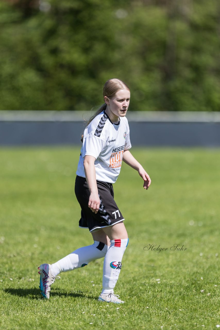 Bild 159 - F SV Henstedt Ulzburg - SV Fortuna Boesdorf : Ergebnis: 3:1